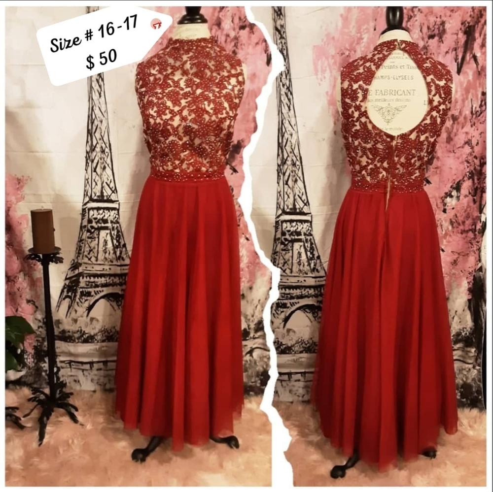 Vestido de fiesta Size # 16-17 color vino